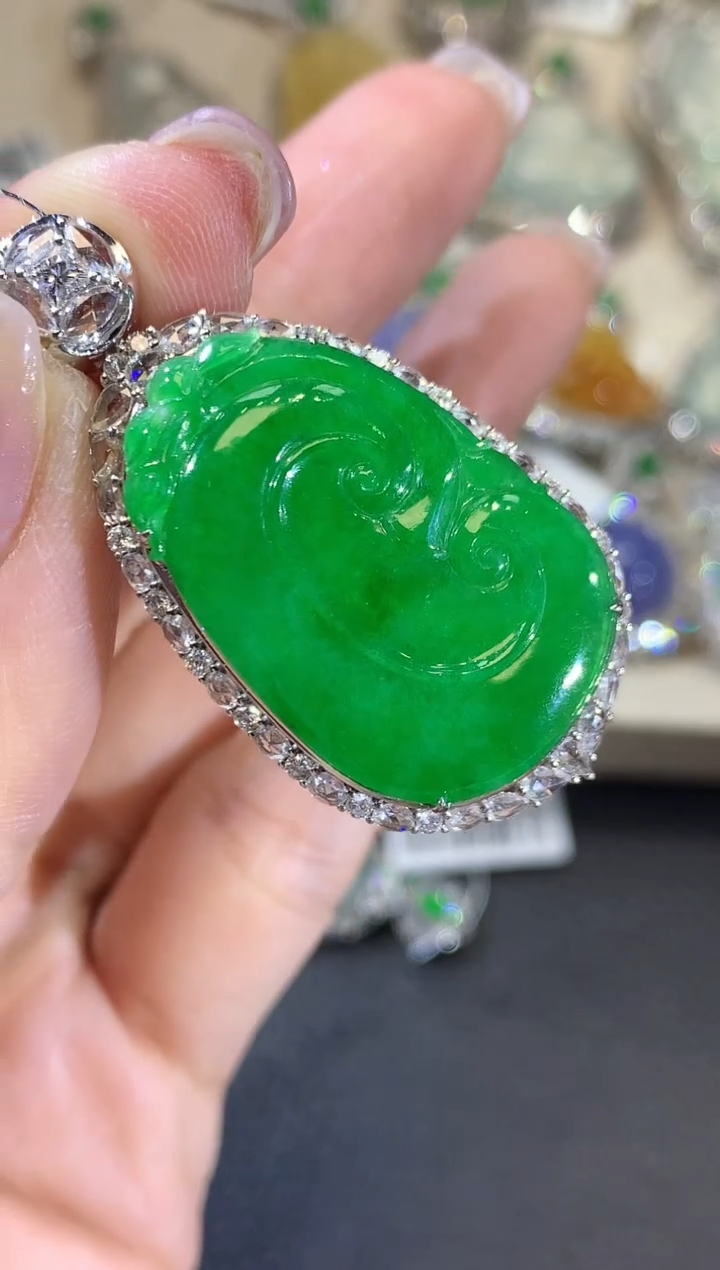 【闪购商品】翡翠吊坠(不含链)18K金镶嵌D51