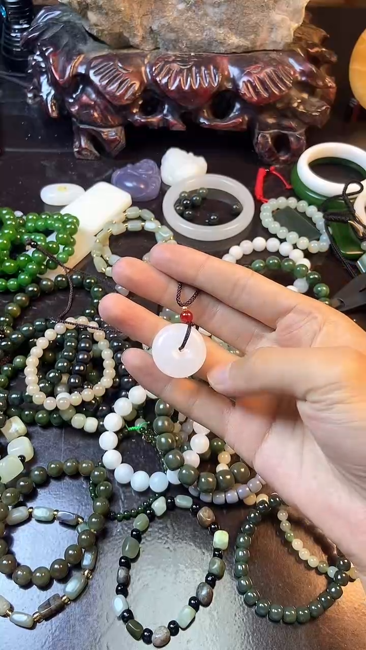 和田玉未镶嵌颈饰主播推荐！！主播推荐！！