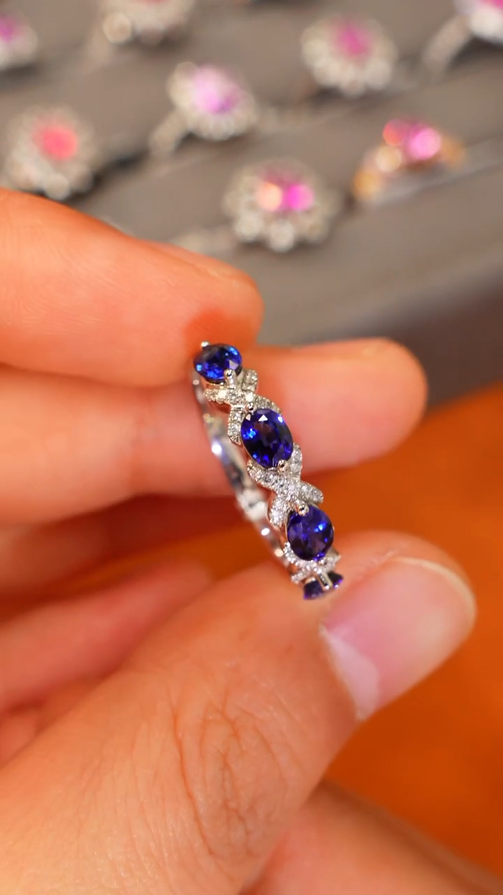 【闪购商品】蓝宝石戒指18K金镶嵌1.29ct皇家蓝