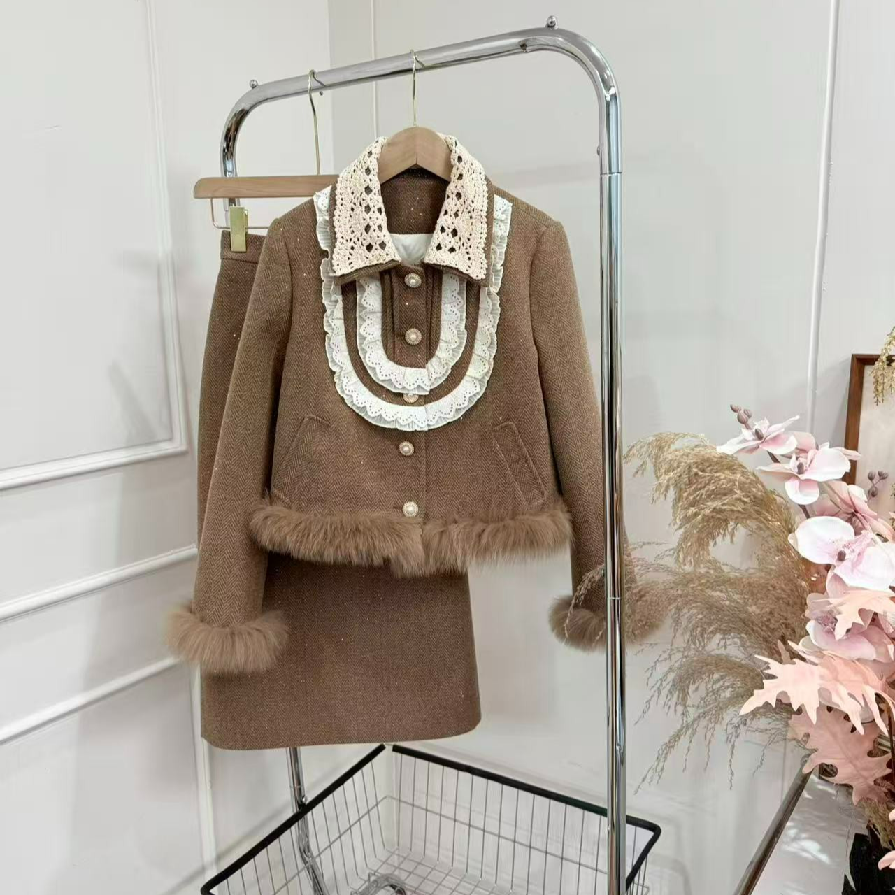 拉夏贝尔2025年秋冬新款时尚简约宽松羽绒上衣+半裙 27182 SCK