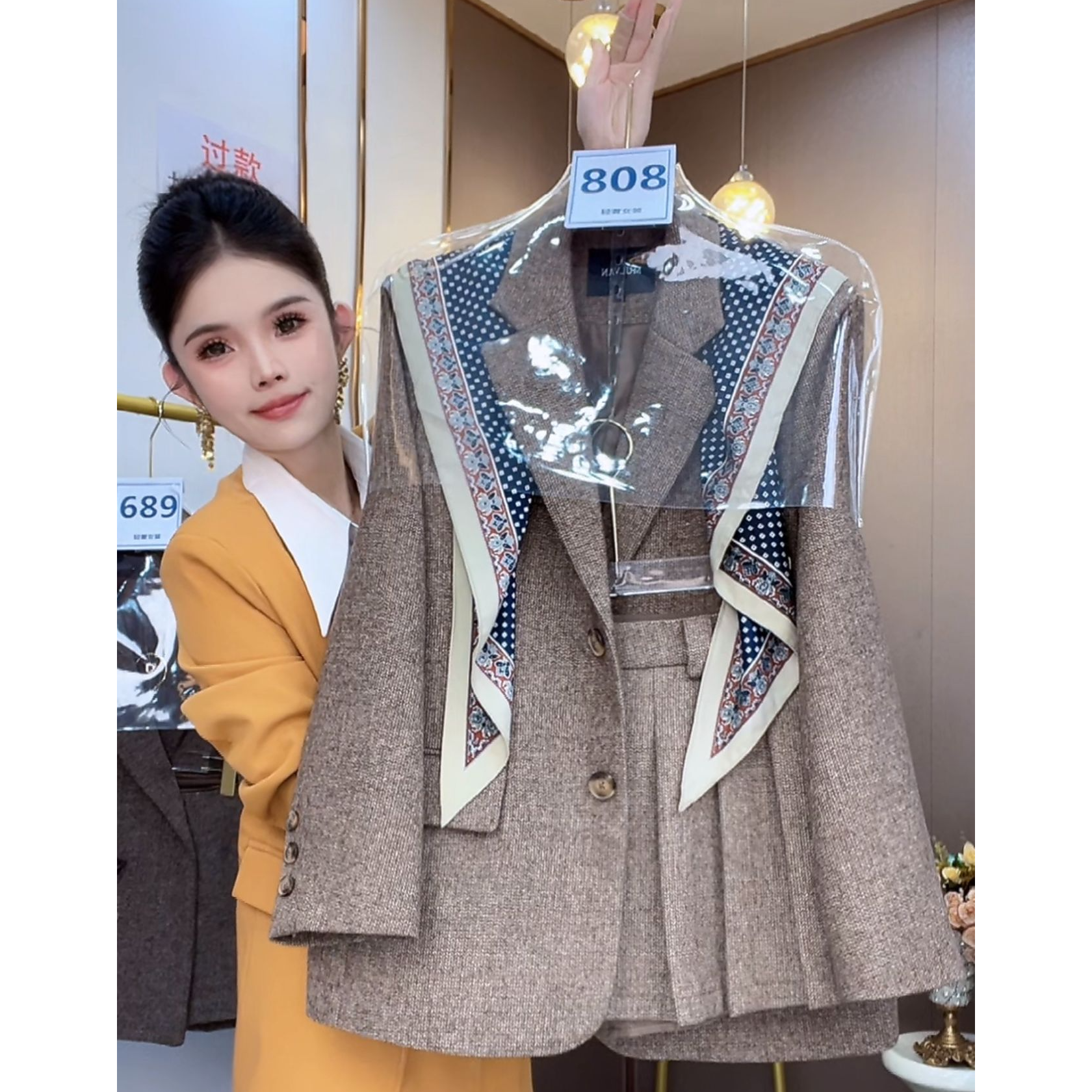 毛呢西装外套女秋冬新款宽松高级感气质短款毛呢外套百褶裙套装