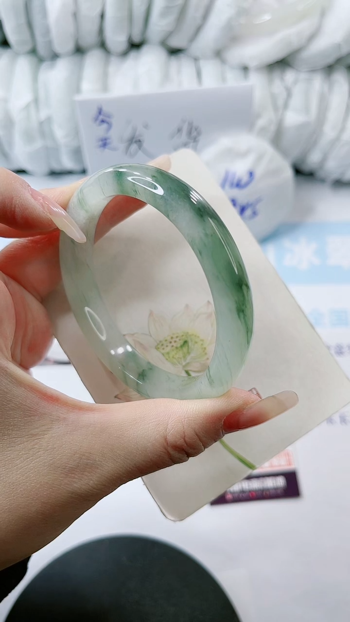 【闪购商品】石英质玉手镯未镶嵌多样性发货L56