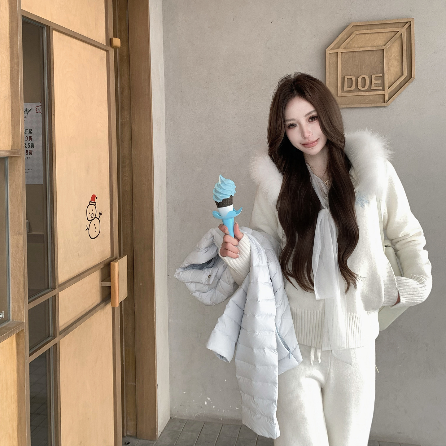 八盖pinky piggy 雪皑妖姬 重工雪花刺绣针织套装可拆卸狐狸毛领