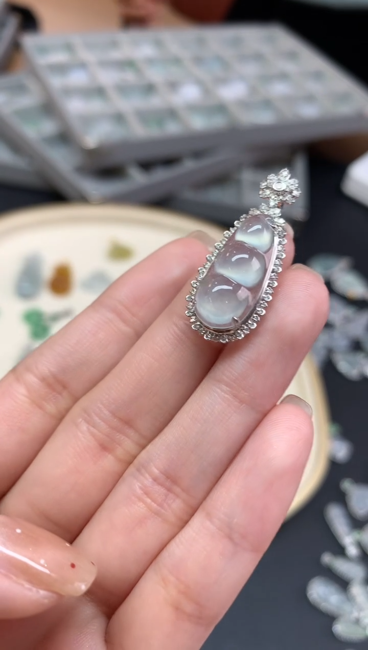 【闪购商品】翡翠吊坠(不含链)18K金镶嵌吊坠A412|