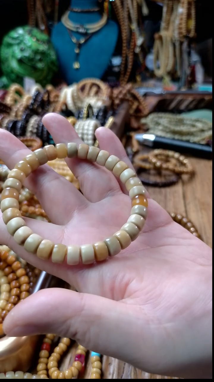 手串龙脊菩提微瑕多宝药片手串