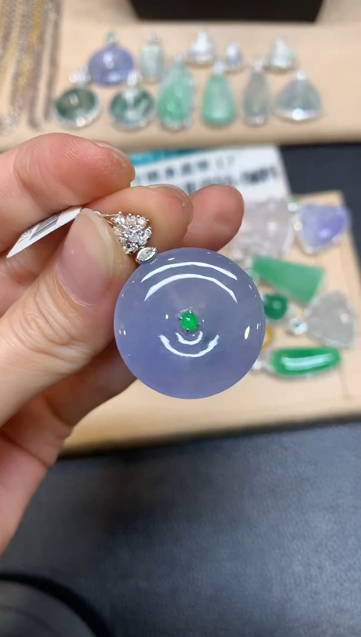 【闪购商品】翡翠颈饰18K金镶嵌平安扣【无服务费