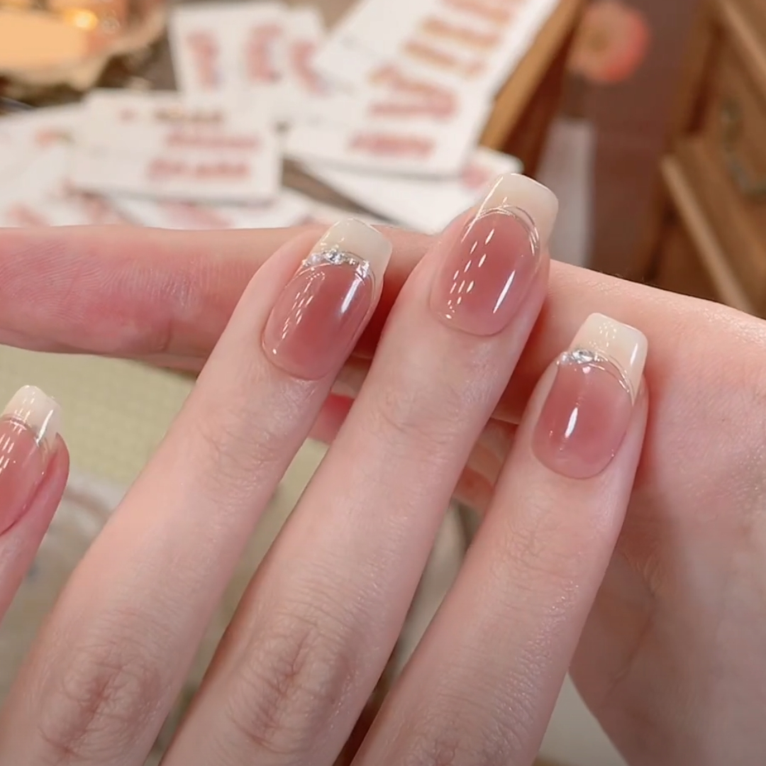 【极简主义】纯手工穿戴甲片纯欲显白法式美甲裸色短款小女生指甲贴