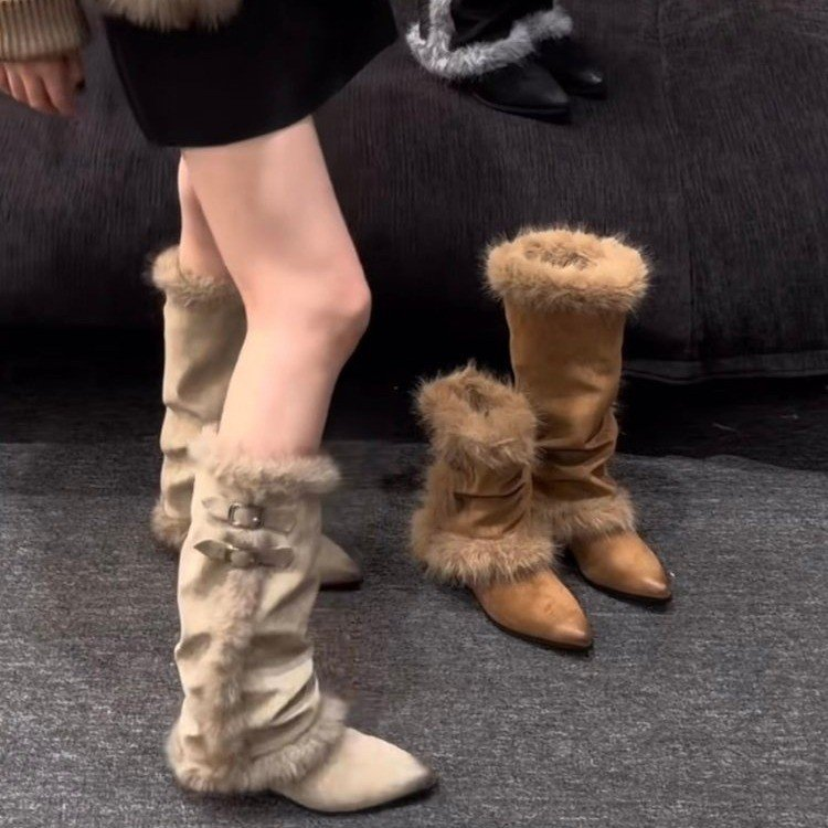 暖咖絮语2026冬季新款擦色磨砂皮尖头低跟百搭女靴毛绒温柔复古靴