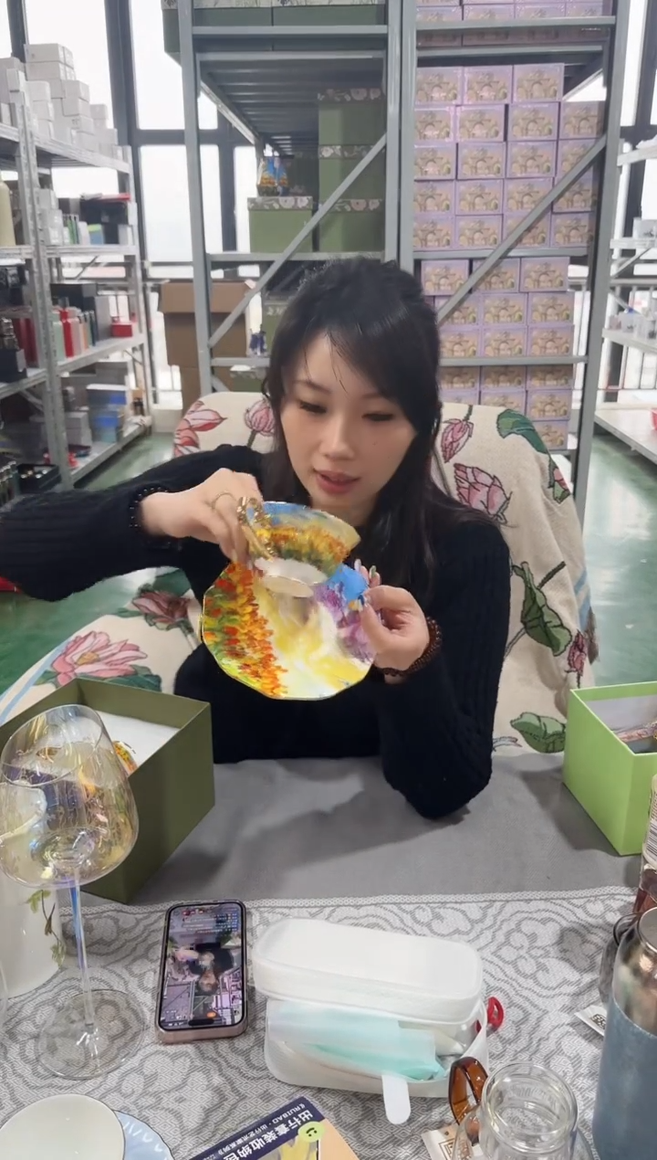 【闪购商品】瓷C180-------------