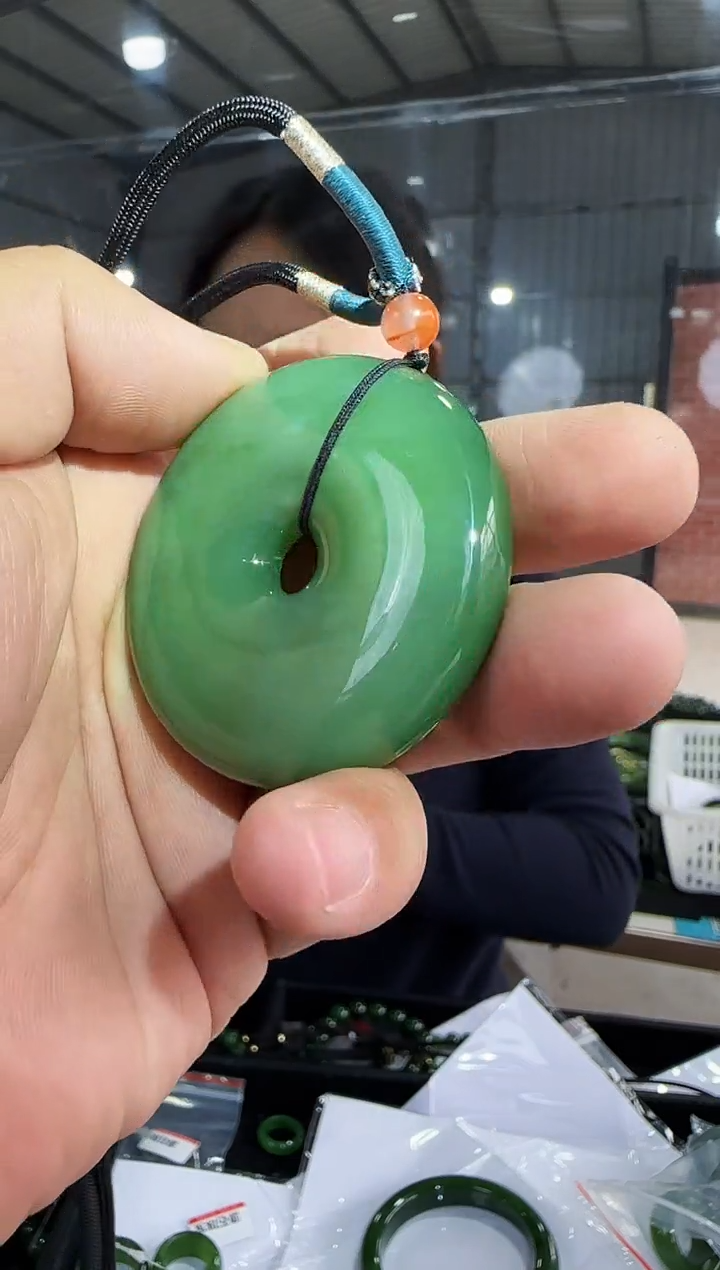 【闪购商品】和田玉（碧玉）吊坠未镶嵌粉青高荧光料