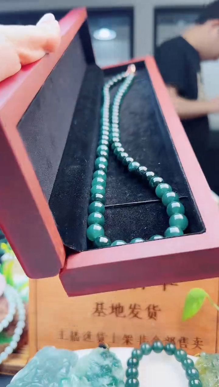 翡翠未镶嵌颈饰11111111111