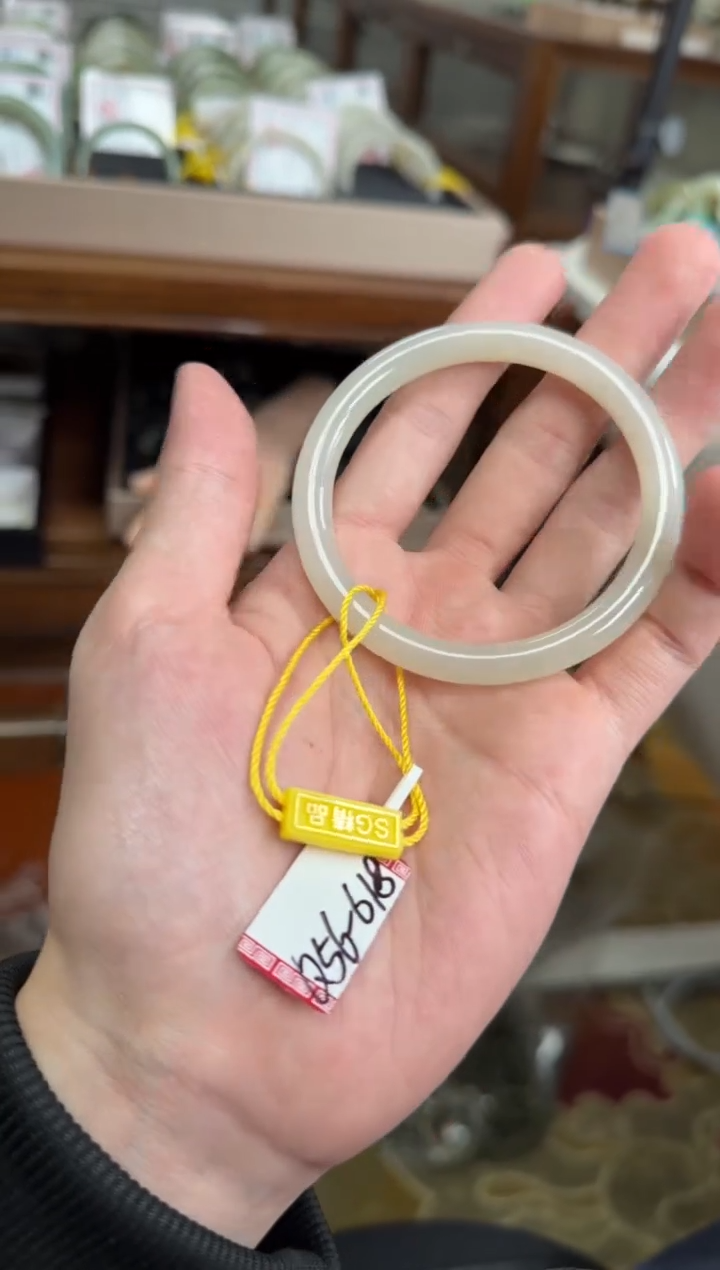 未镶嵌手镯和田玉56