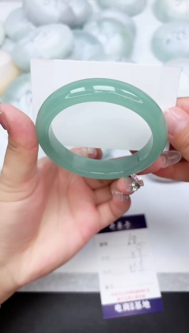 石英质玉手镯未镶嵌68-59.5