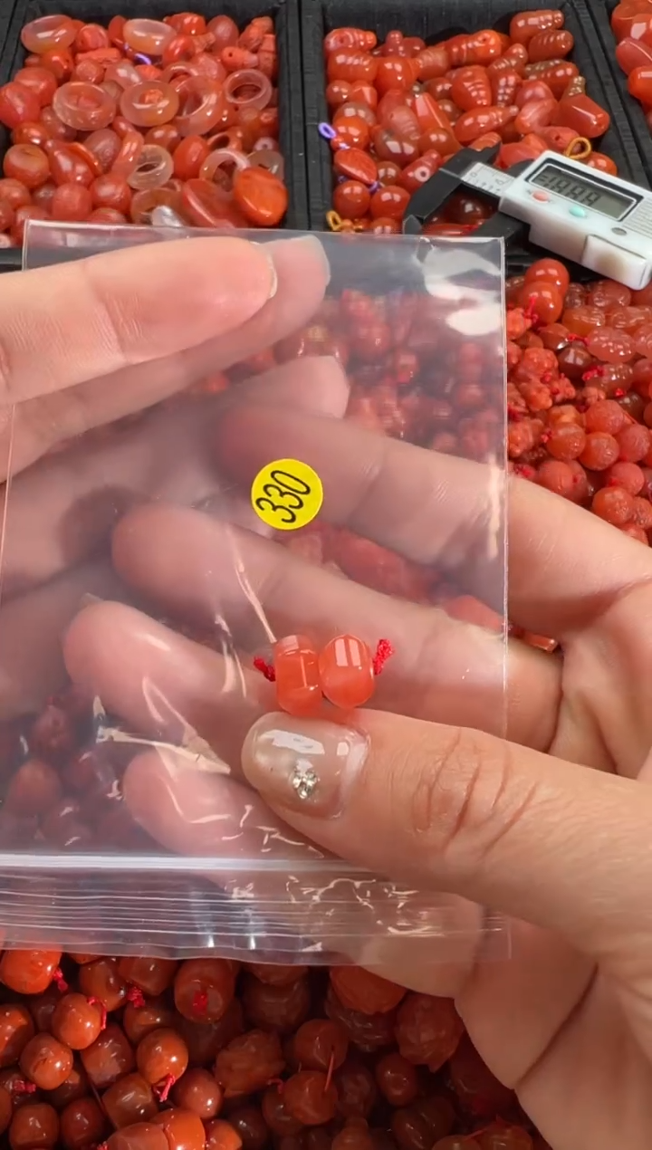 【闪购商品】南红玛瑙颈饰未镶嵌1