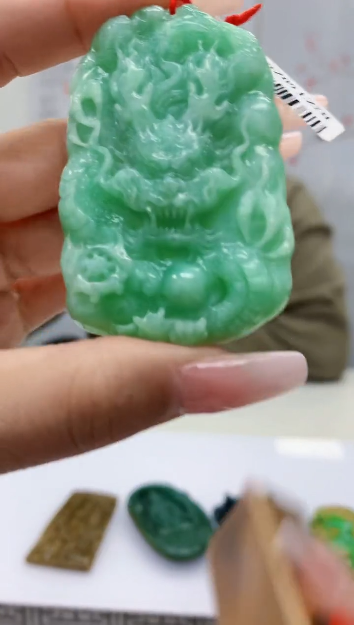 【闪购商品】定制翡翠未镶嵌4812lr-毛货挂件57