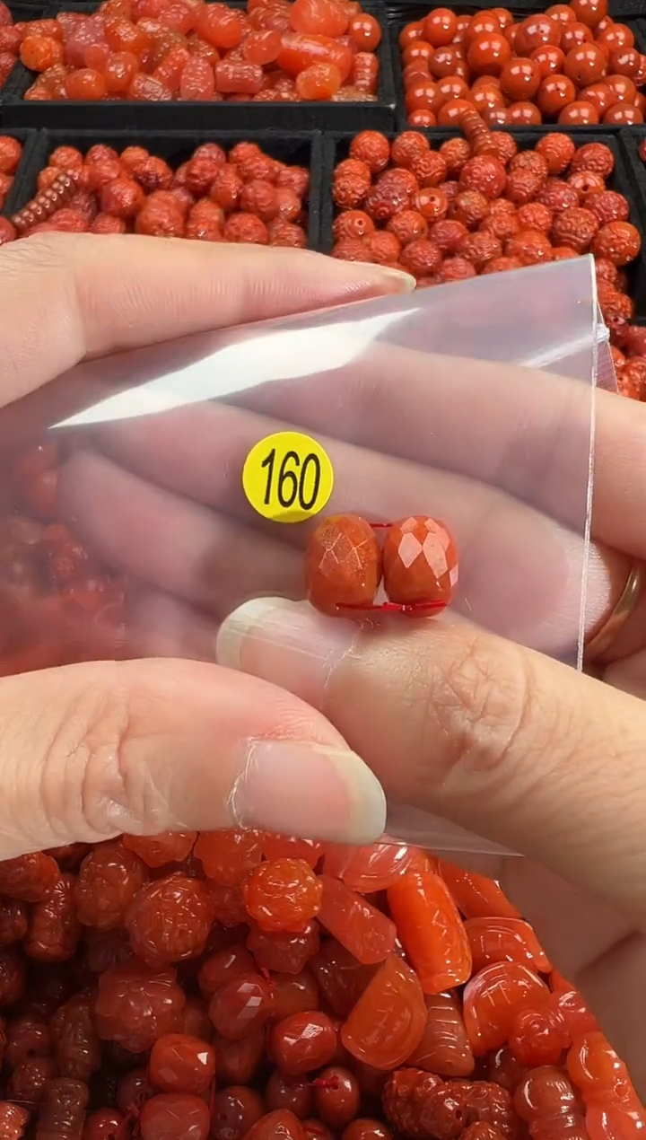 颈饰未镶嵌南红玛瑙1