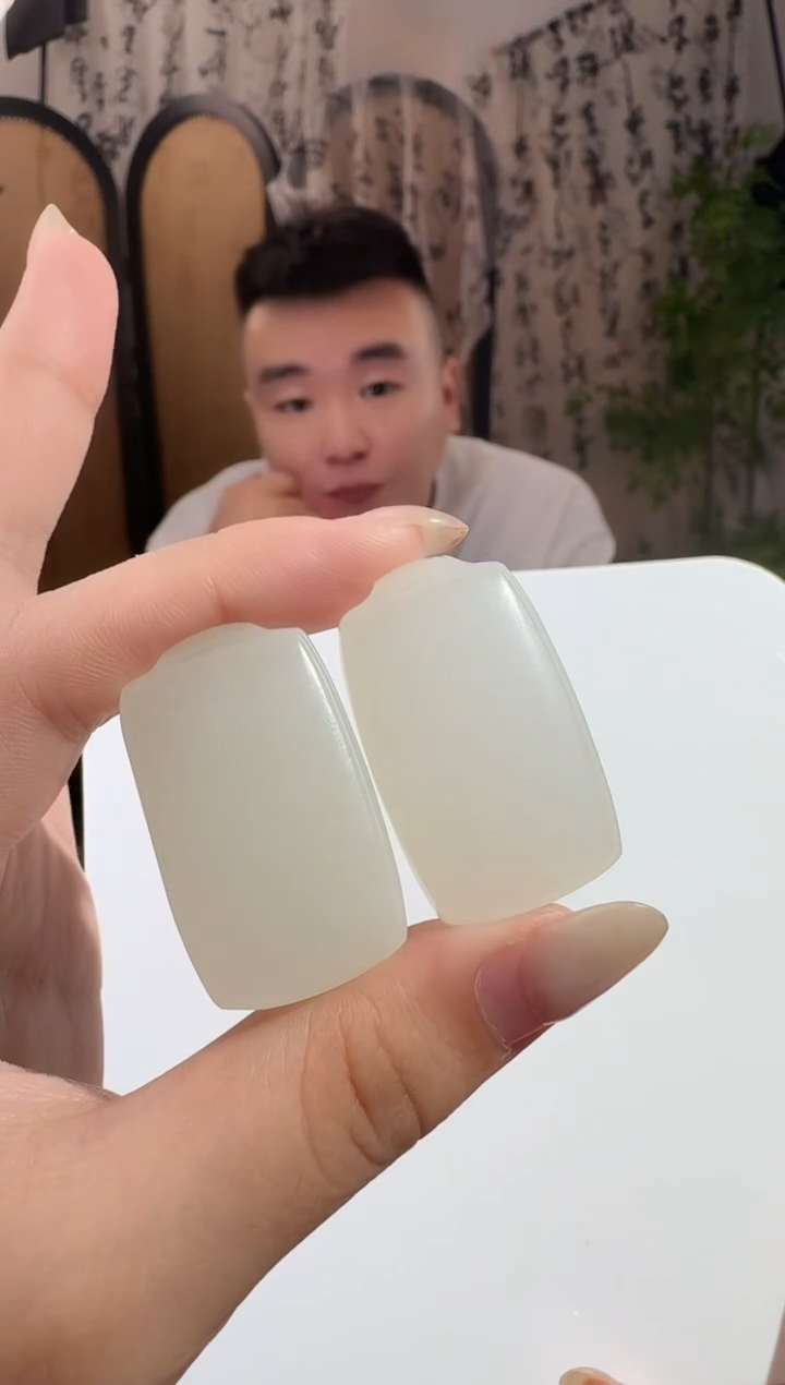 和田玉未镶嵌颈饰无事牌 发其一