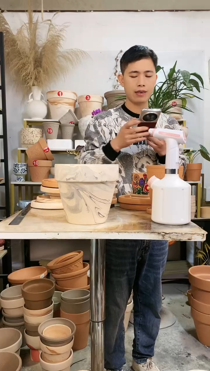 【闪购商品】红陶20*18灰白陶 1盆无托