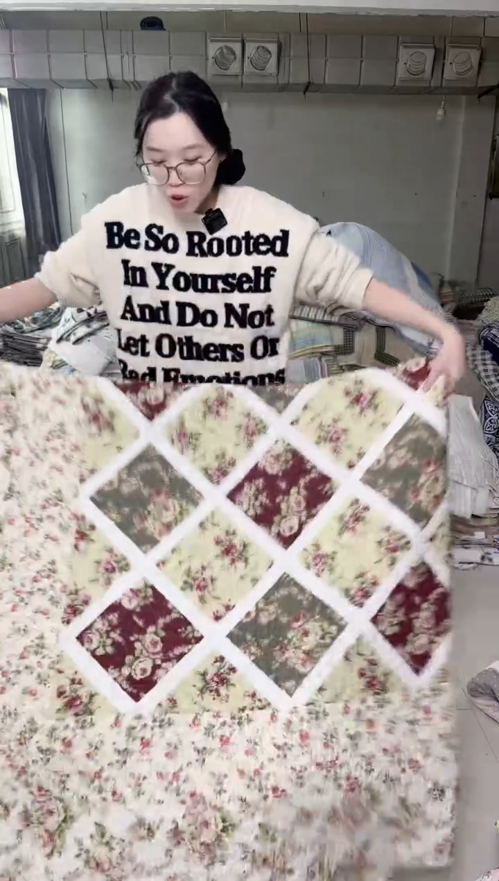 棉200*230花边床盖