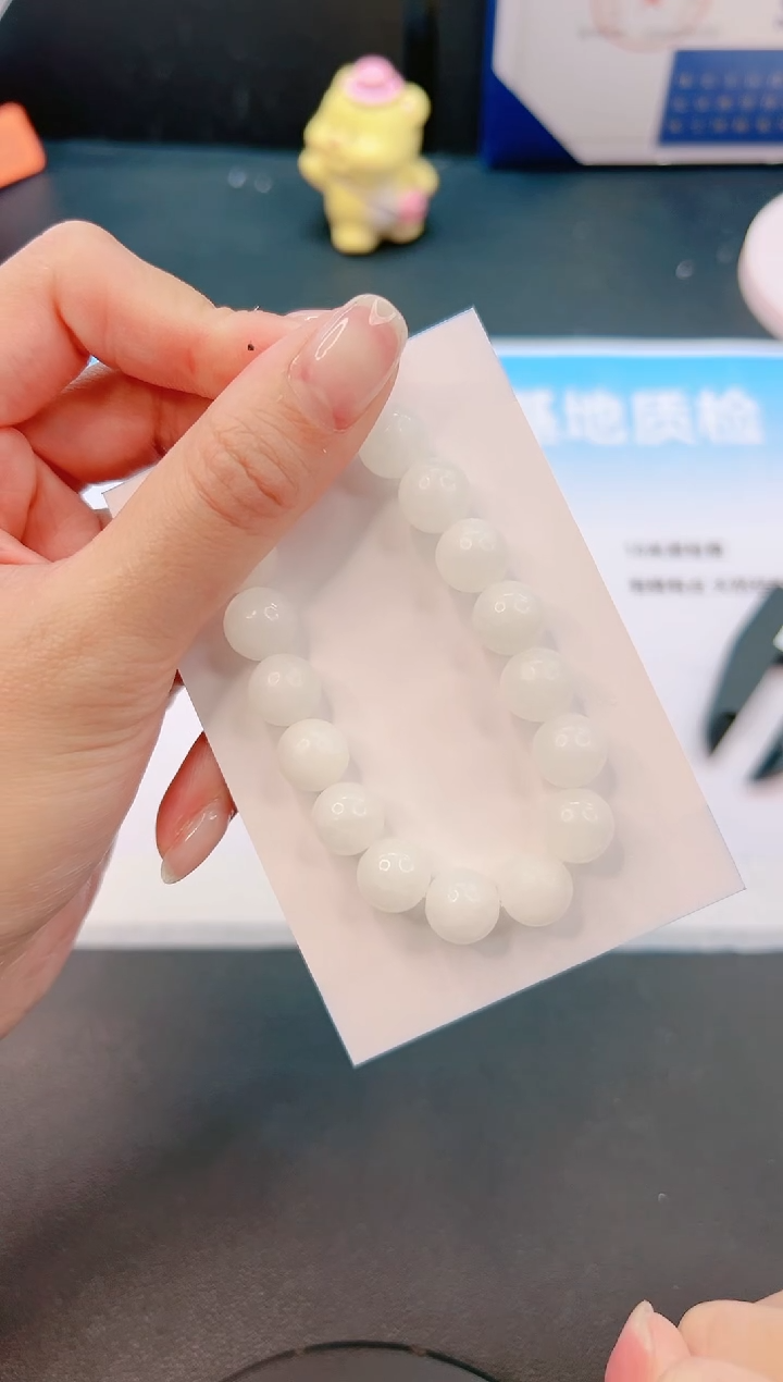 未镶嵌手镯和田玉和田手串多样性发货