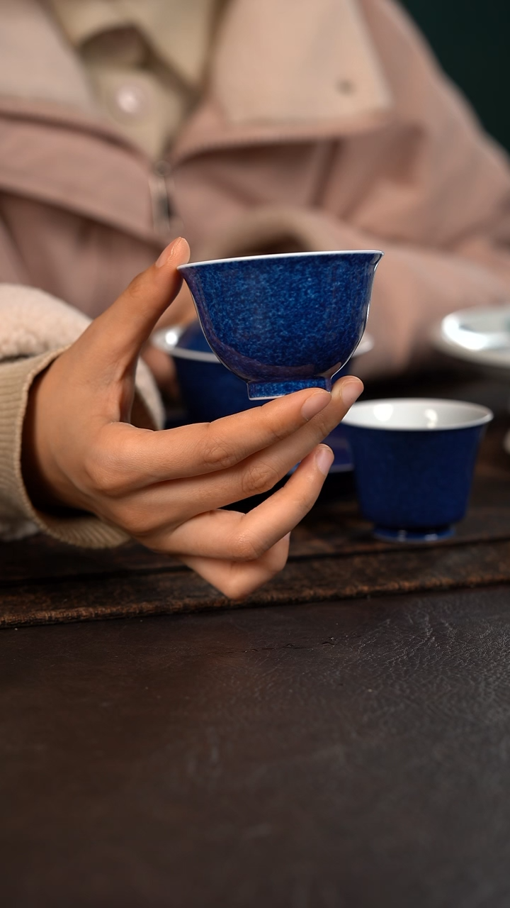 【闪购商品】杯初蓝舍洒蓝纯色撇口杯