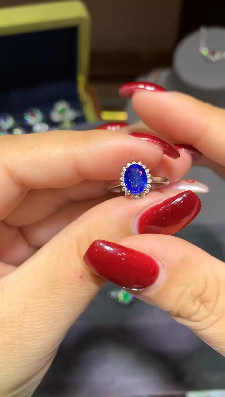 戒指蓝宝石18K金镶嵌1.49ct