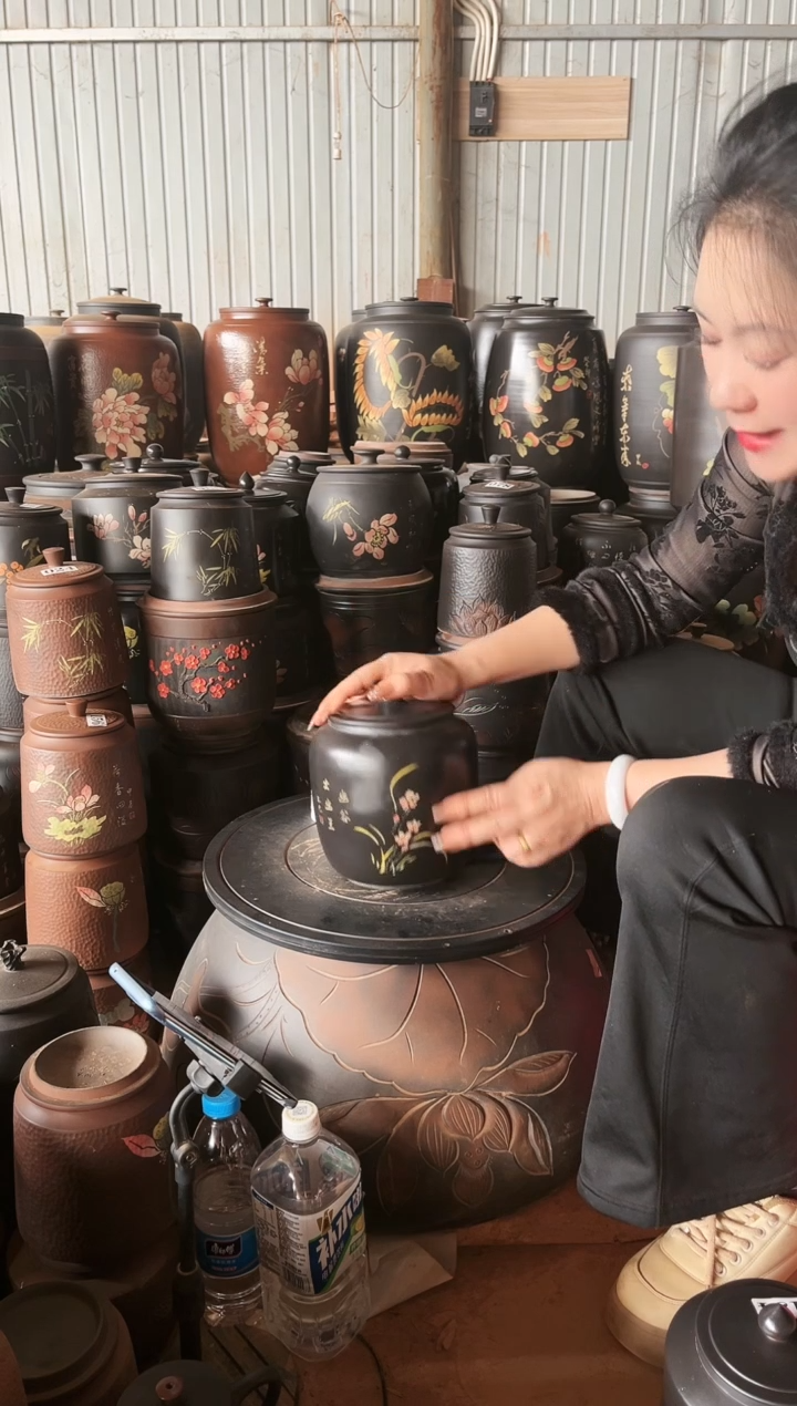 【闪购商品】壶瑕疵茶叶罐 冬瓜彩填 135