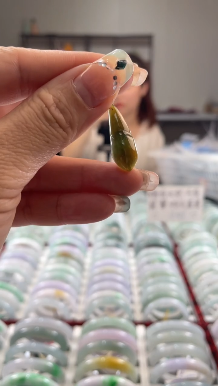 颈饰未镶嵌翡翠多样性发一