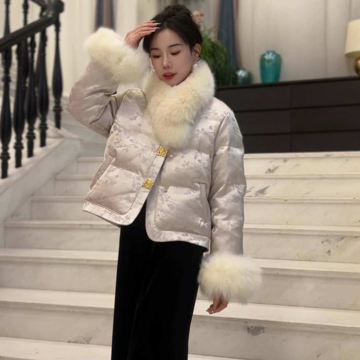 【假绒支持仅退款】90白鸭绒袖口狐狸毛新中式提花复古立领羽绒服