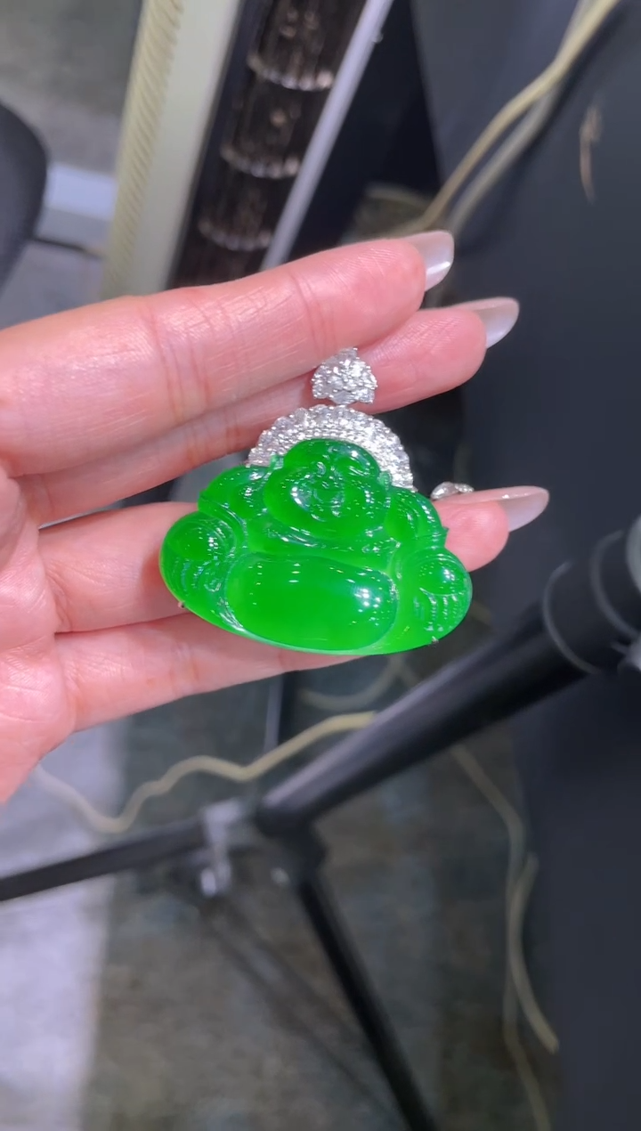 【闪购商品】翡翠吊坠(赠链)18K金镶嵌A68