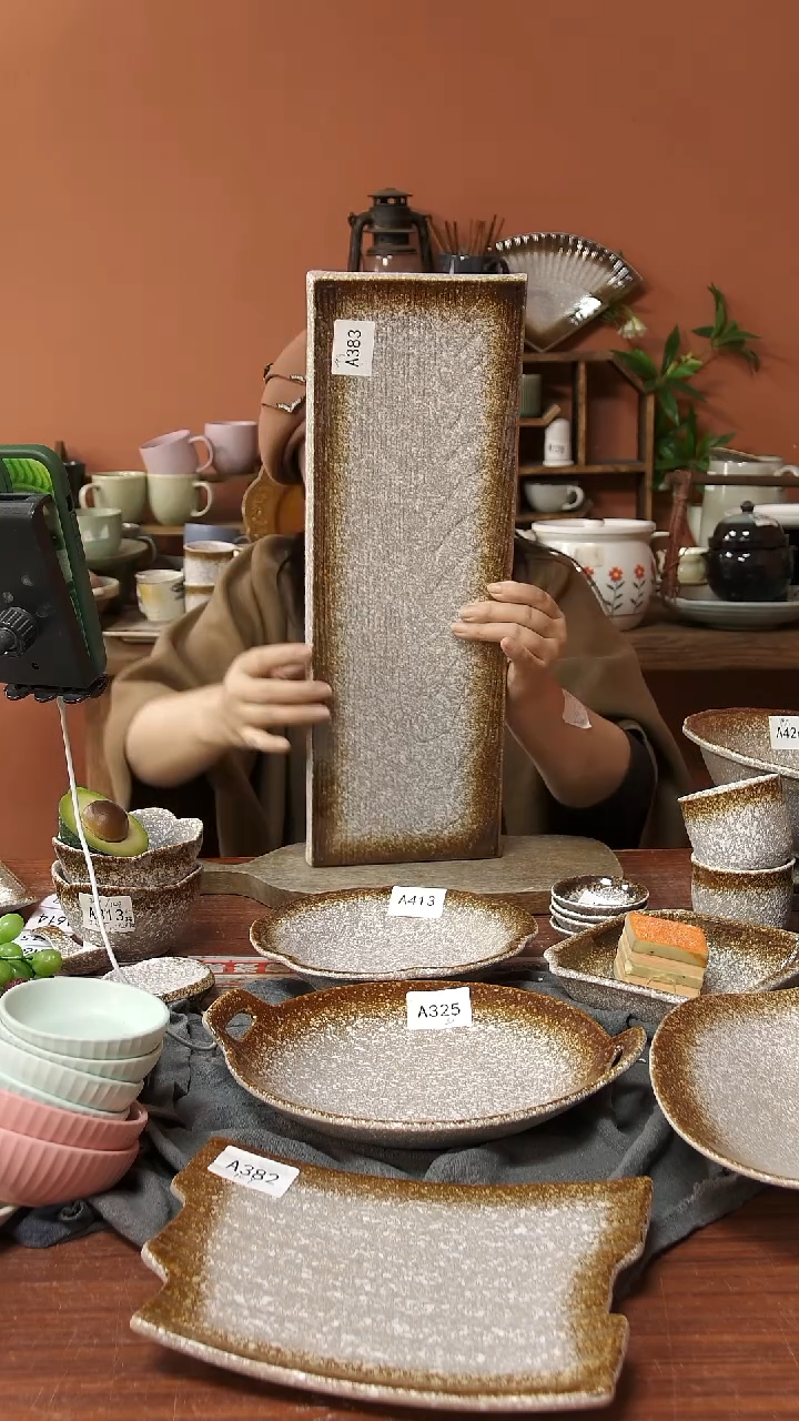 陶瓷A383 一只陶瓷粗陶长条盘可能微瑕