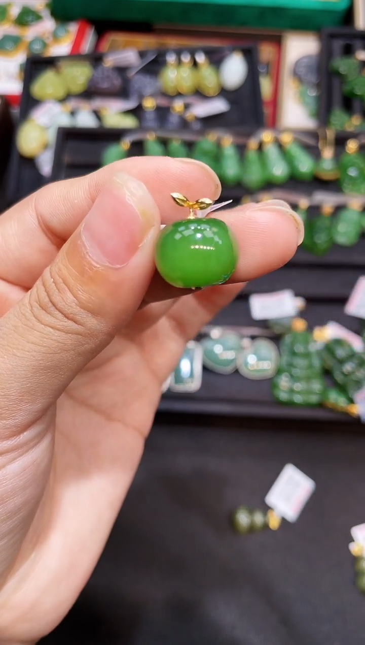 和田玉18K金镶嵌吊坠(赠链)多样性发一