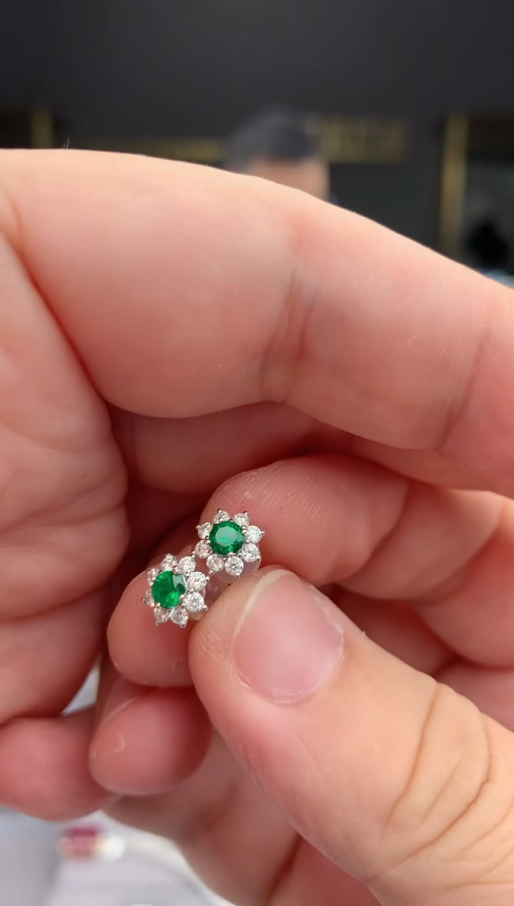 【闪购商品】祖母绿耳饰18K金镶嵌祖母绿