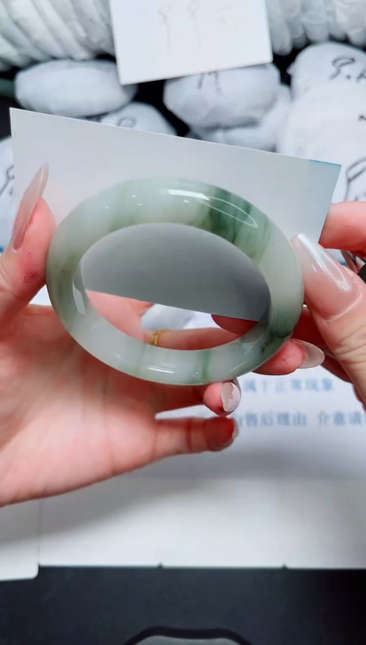 石英质玉手镯未镶嵌87/58