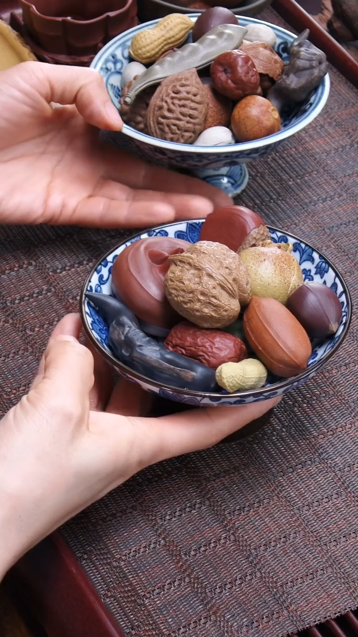 【闪购商品】紫砂茶宠张月《百果献福》