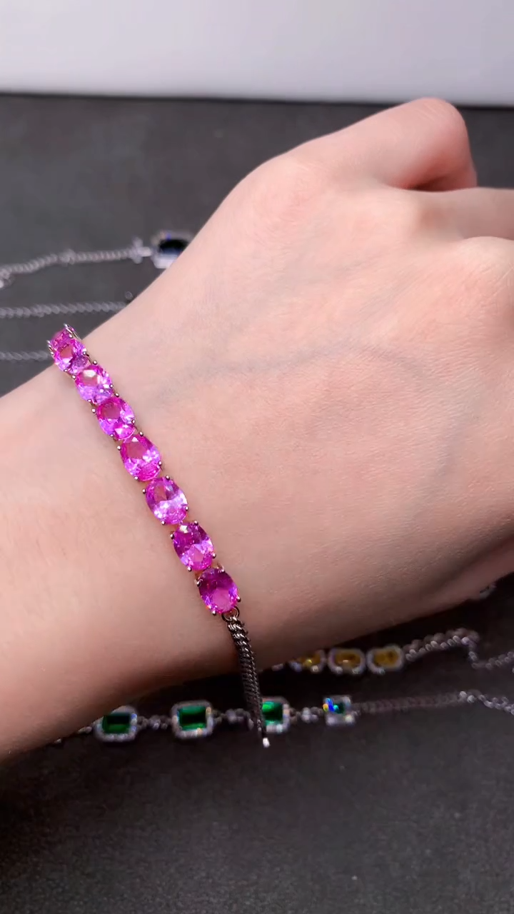 【闪购商品】彩色蓝宝石手链银S925镶嵌........