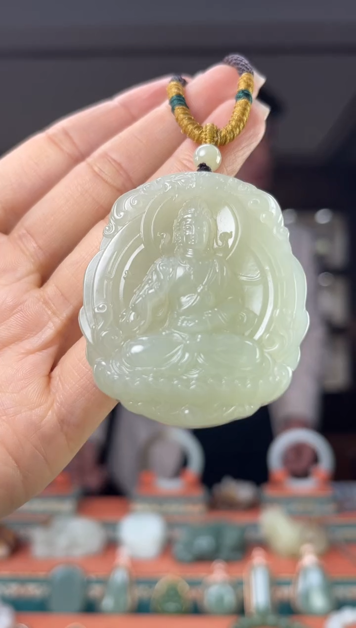 颈饰未镶嵌和田玉佩佩