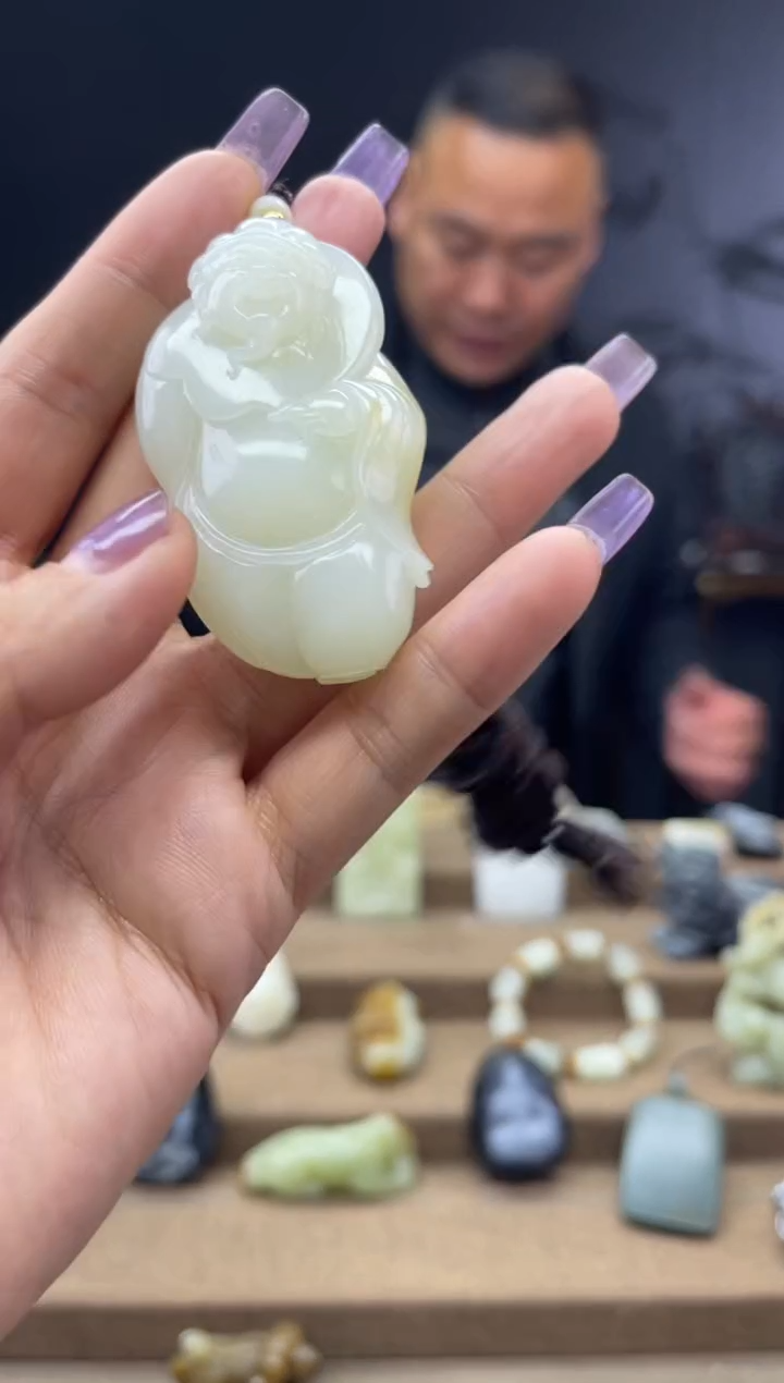 颈饰未镶嵌和田玉1