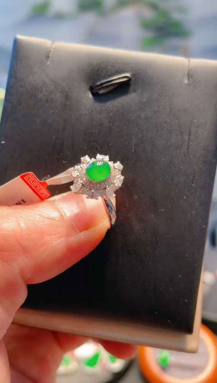 翡翠18K金镶嵌颈饰天然A货翡翠A56