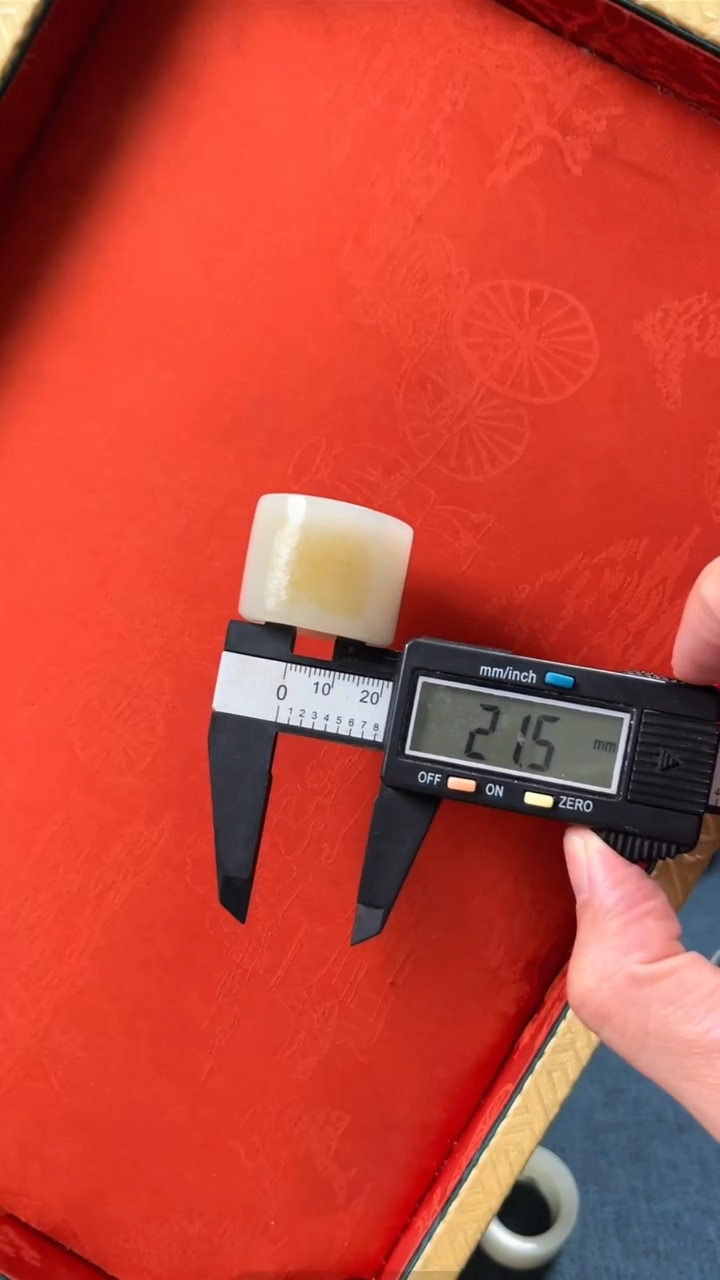 颈饰未镶嵌和田玉新疆白玉老熟扳指
