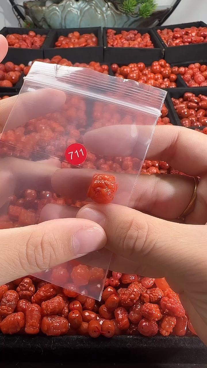 颈饰未镶嵌南红玛瑙1