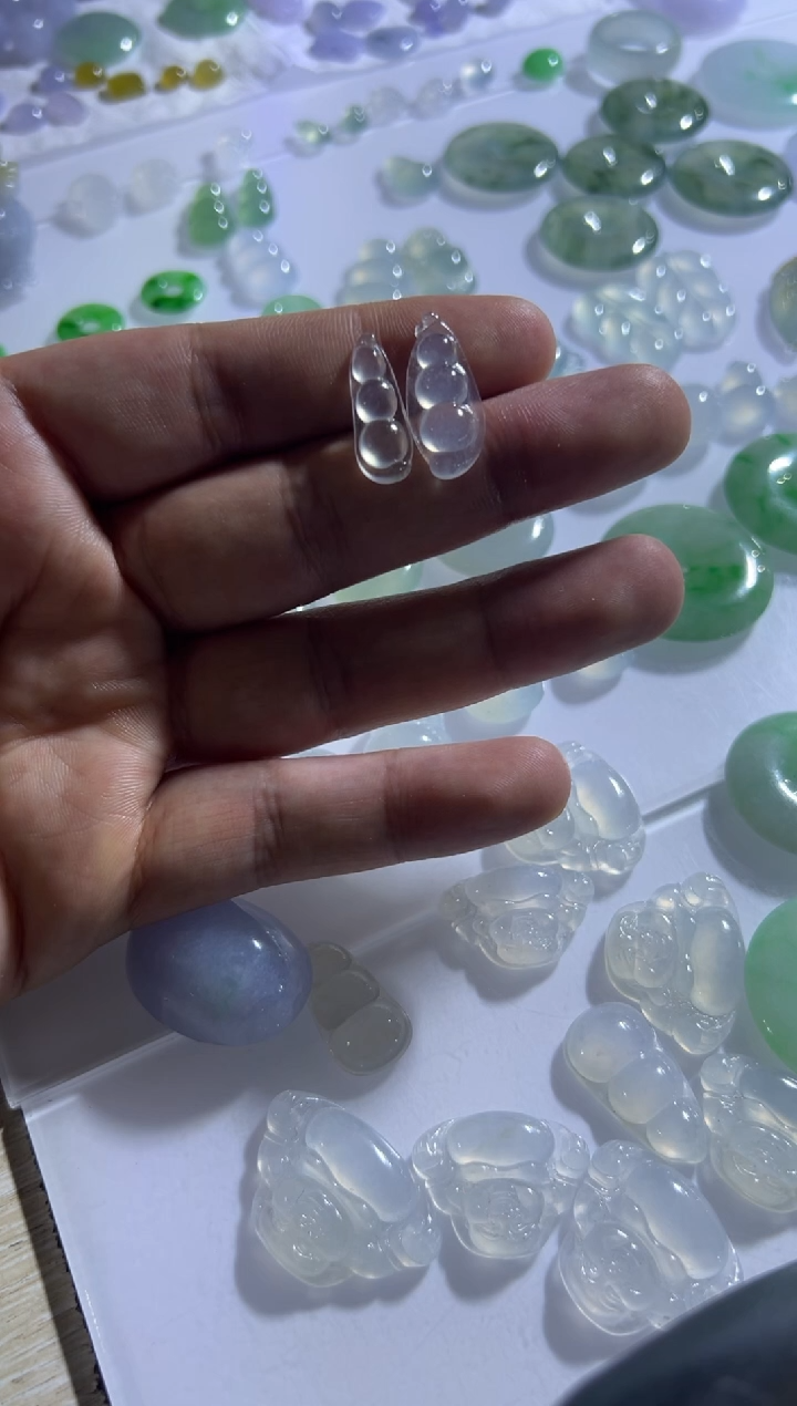 未镶嵌定制翡翠豆子