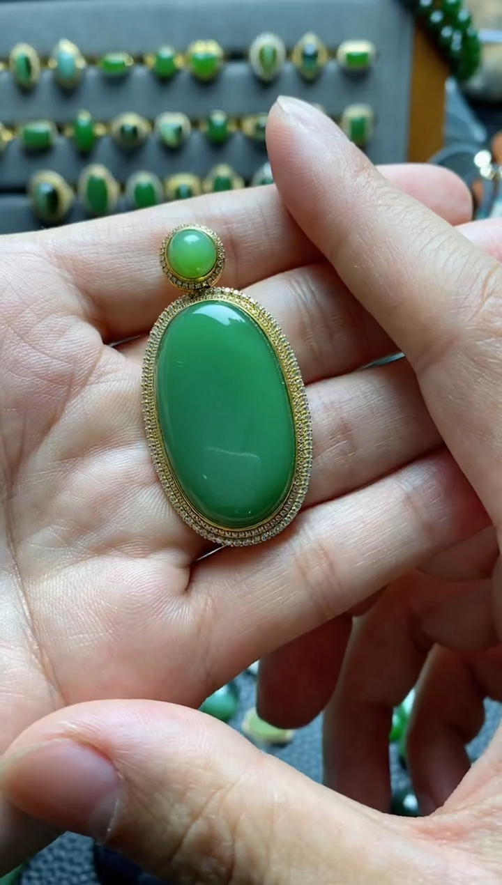 【闪购商品】和田玉吊坠18K金镶嵌吊坠