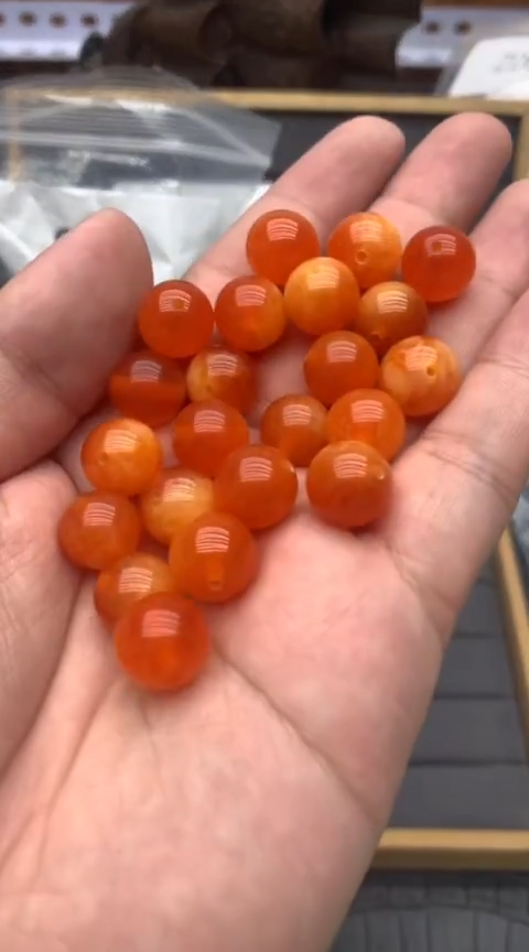 Z08.蜜糖红12mm单珠