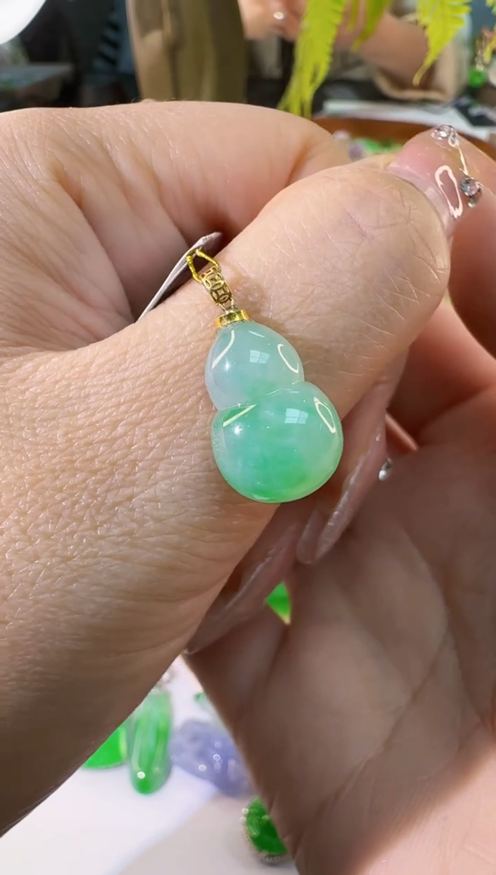 【闪购商品】翡翠吊坠(不含链)18K金镶嵌缅甸翡翠A货吊坠