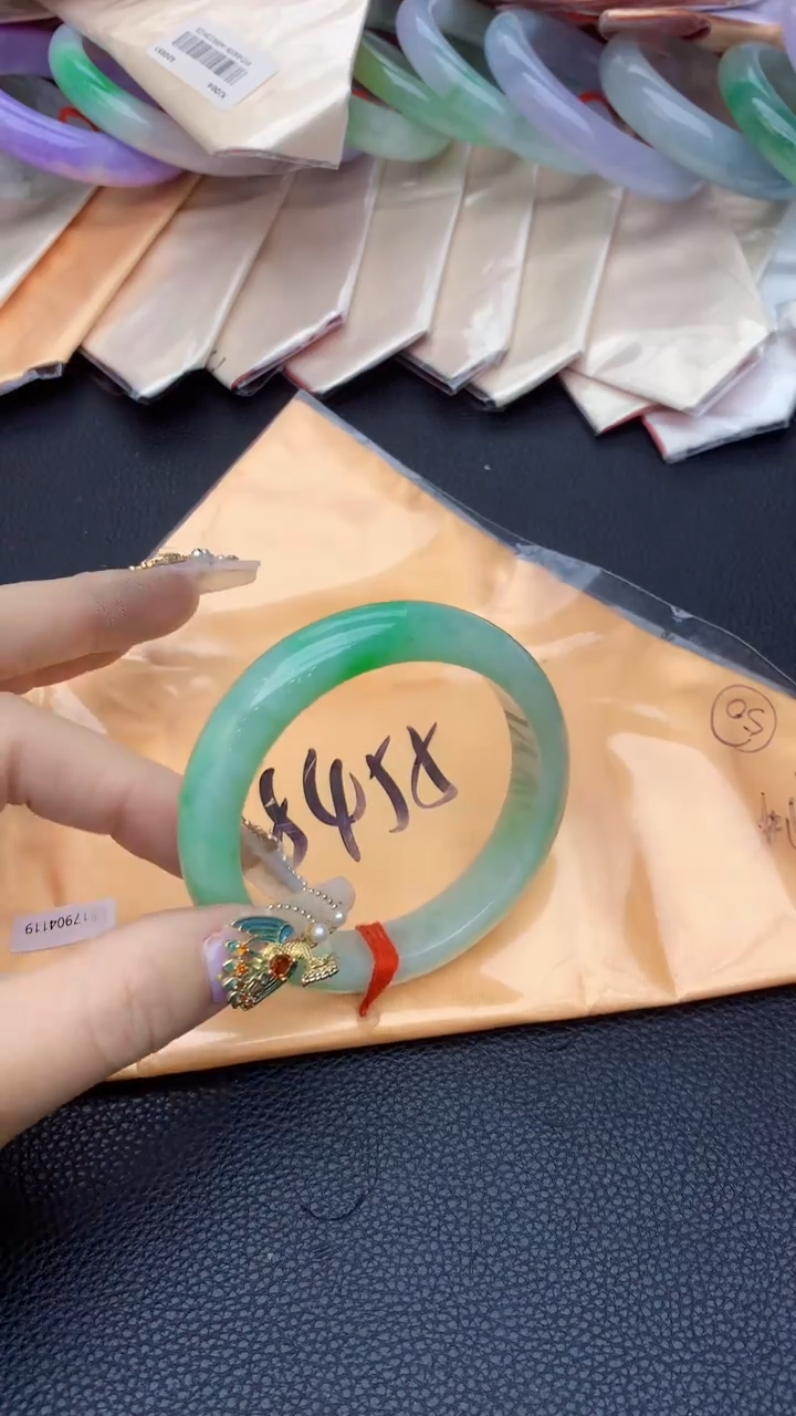 【闪购商品】翡翠手镯未镶嵌0397465154