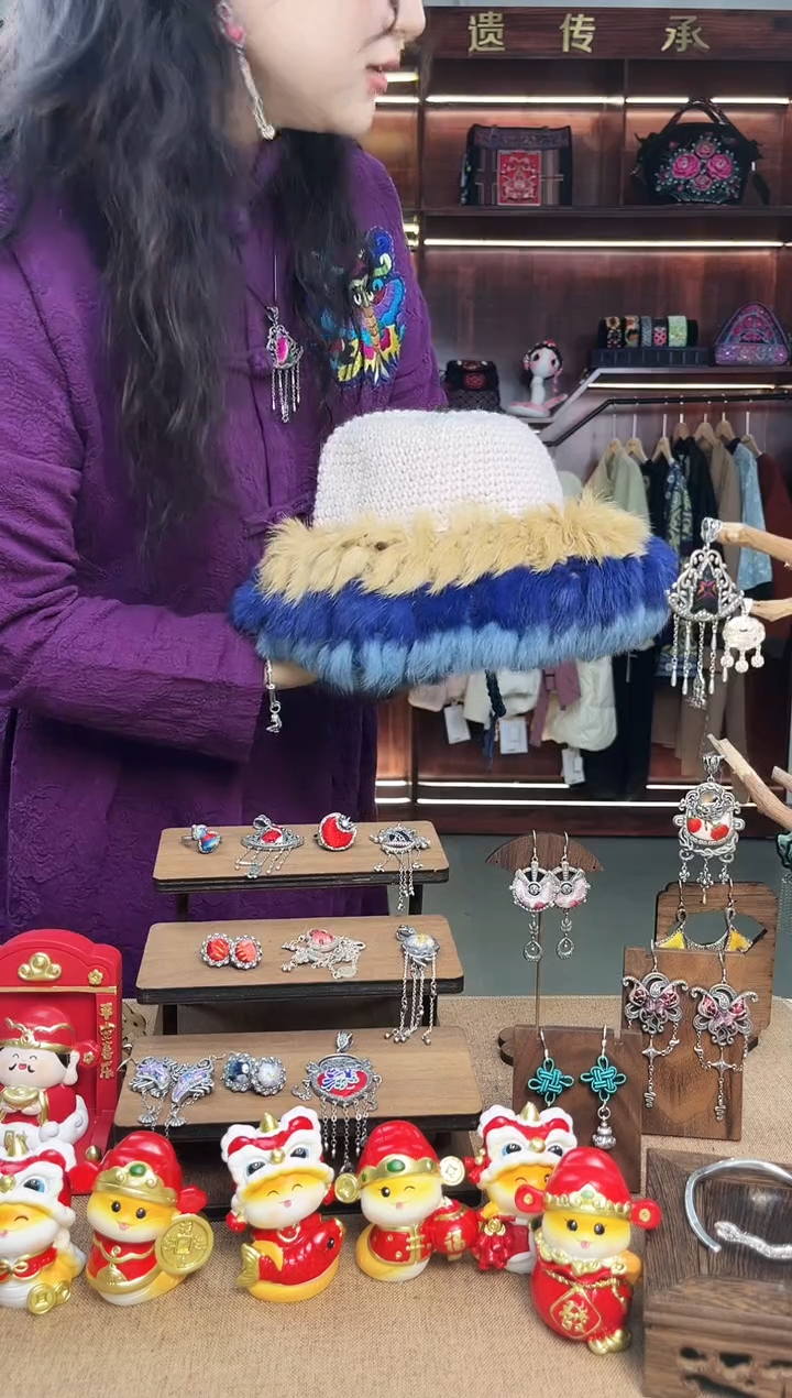 【闪购商品】织绣A31黔东南苗族刺绣