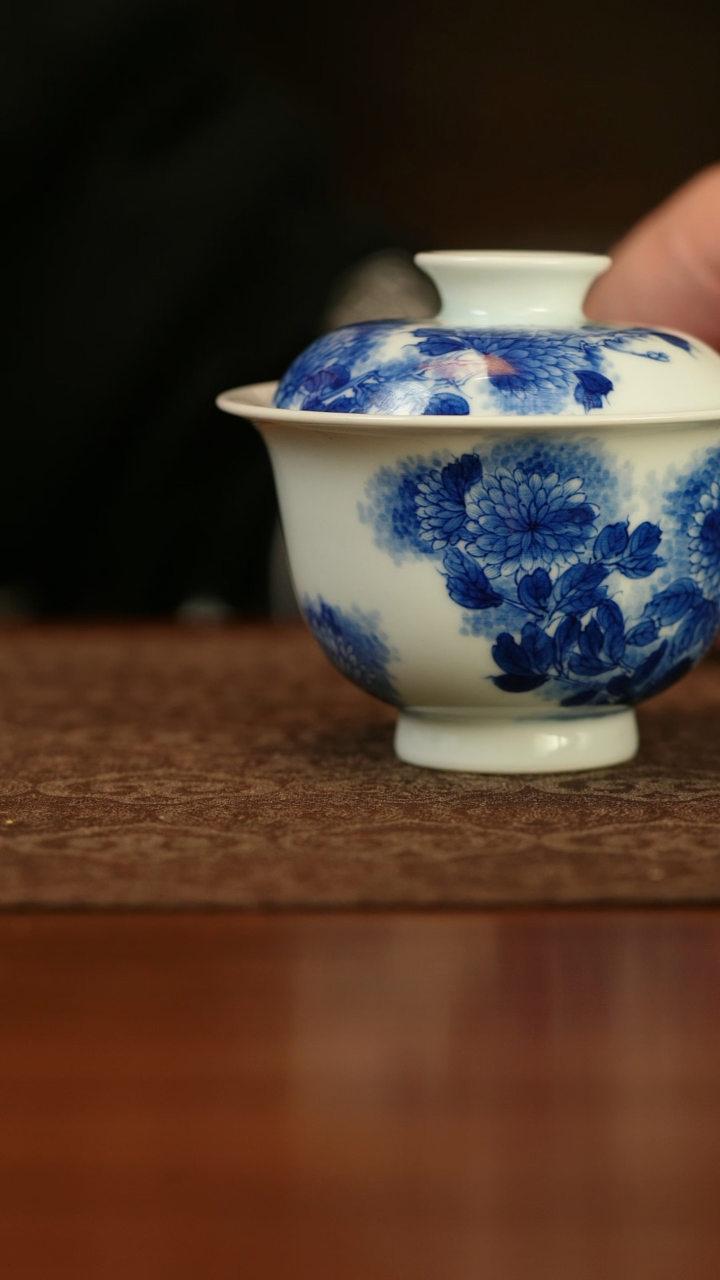 【闪购商品】垂虹万方青花霸王菊盖碗