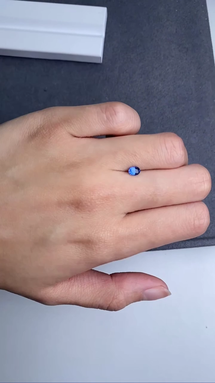 【闪购商品】蓝宝石0.39CT未镶嵌--------