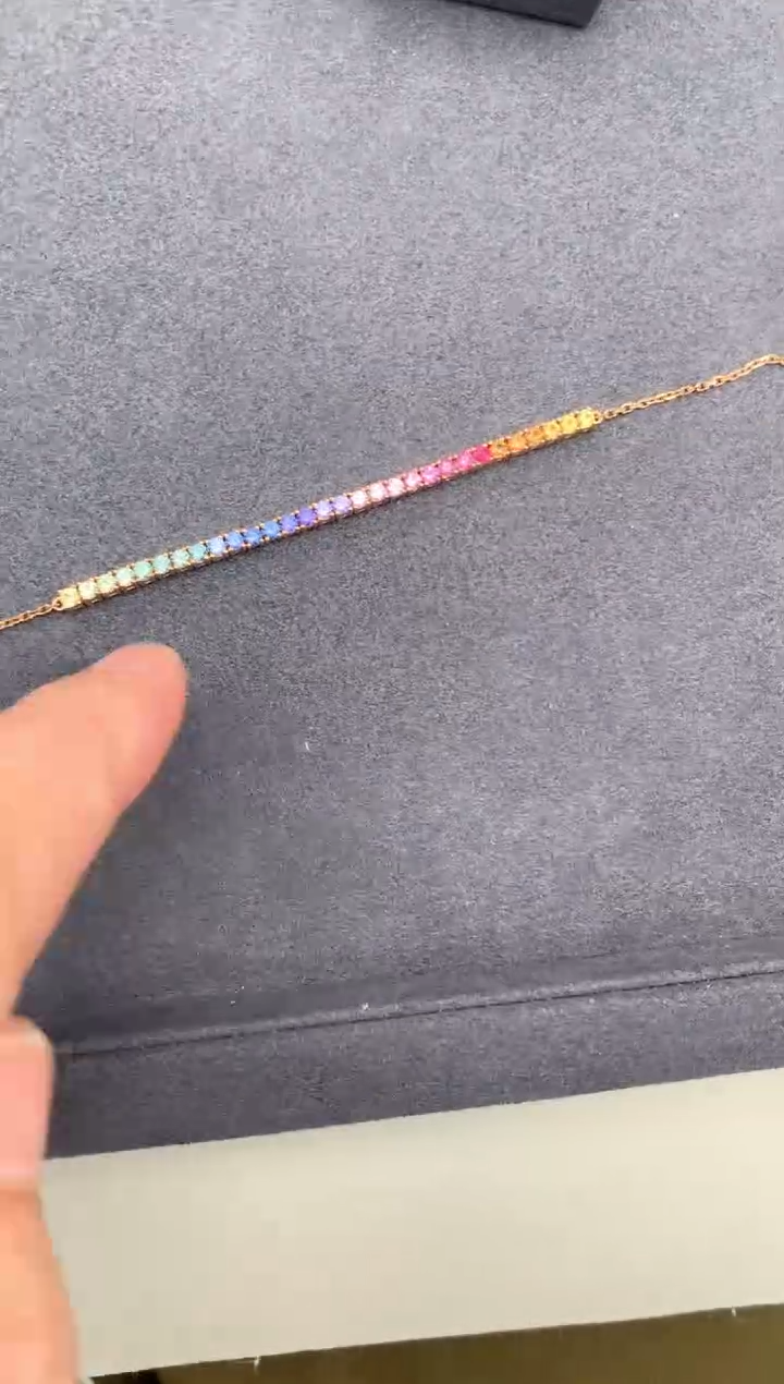 【闪购商品】彩色蓝宝石手链18K金镶嵌1.2ct彩蓝宝手链